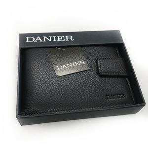 Danier Leather Mens Leather Wallet Brown NIB
